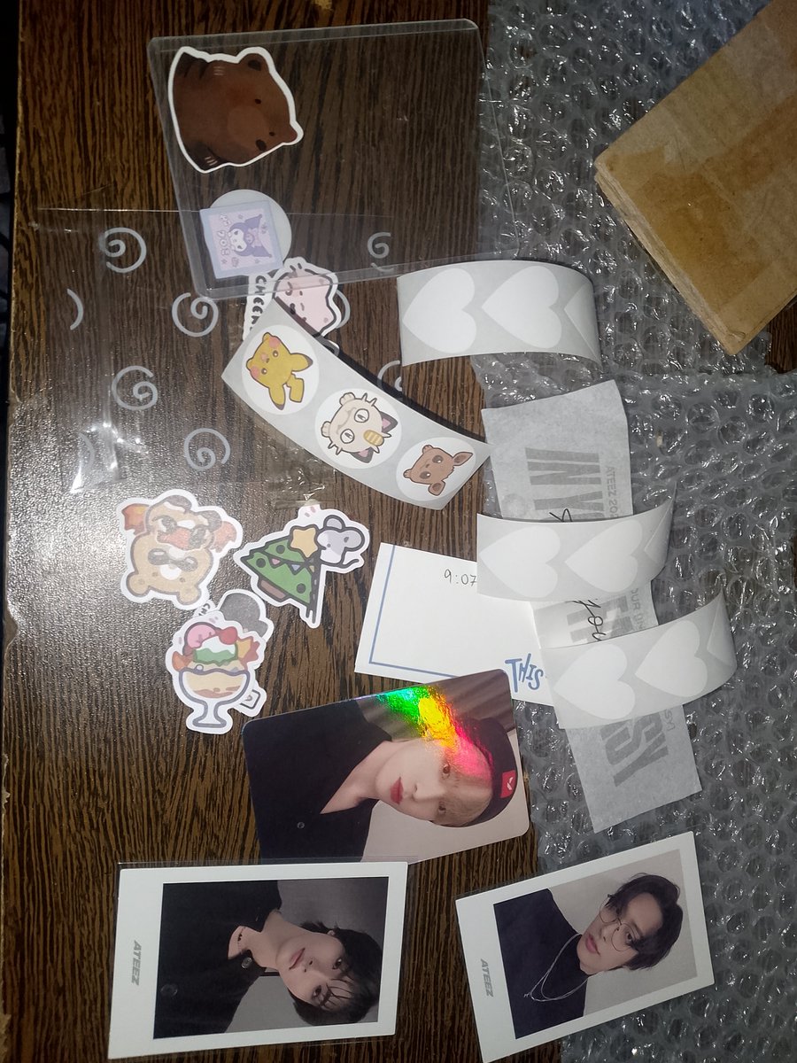 S_botty_'s tweet photo. 💌 paperboys from @SlowinMeU
 
New budols nanaman this time from Slowin!!🥹💞 Thank you so much for letting me get the hwagi polariod!!💕💕

(Thank you so much din sa mga freebies heheheh)

#TYSlowin https://t.co/iYU6G1RgKz
