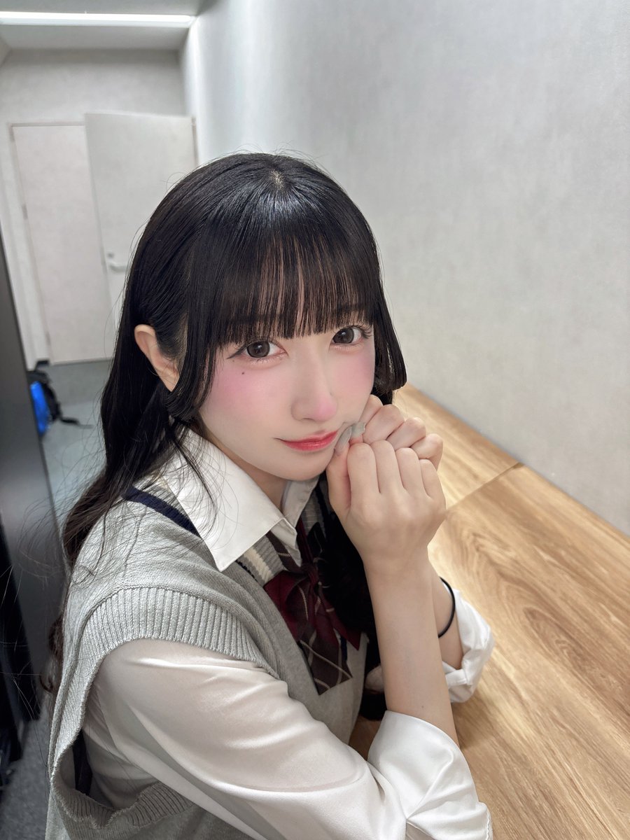 para_yuru's tweet photo. 学校に君がいて何を話すか 思いつかない だけど会いたい https://t.co/NVBpcwcjPP