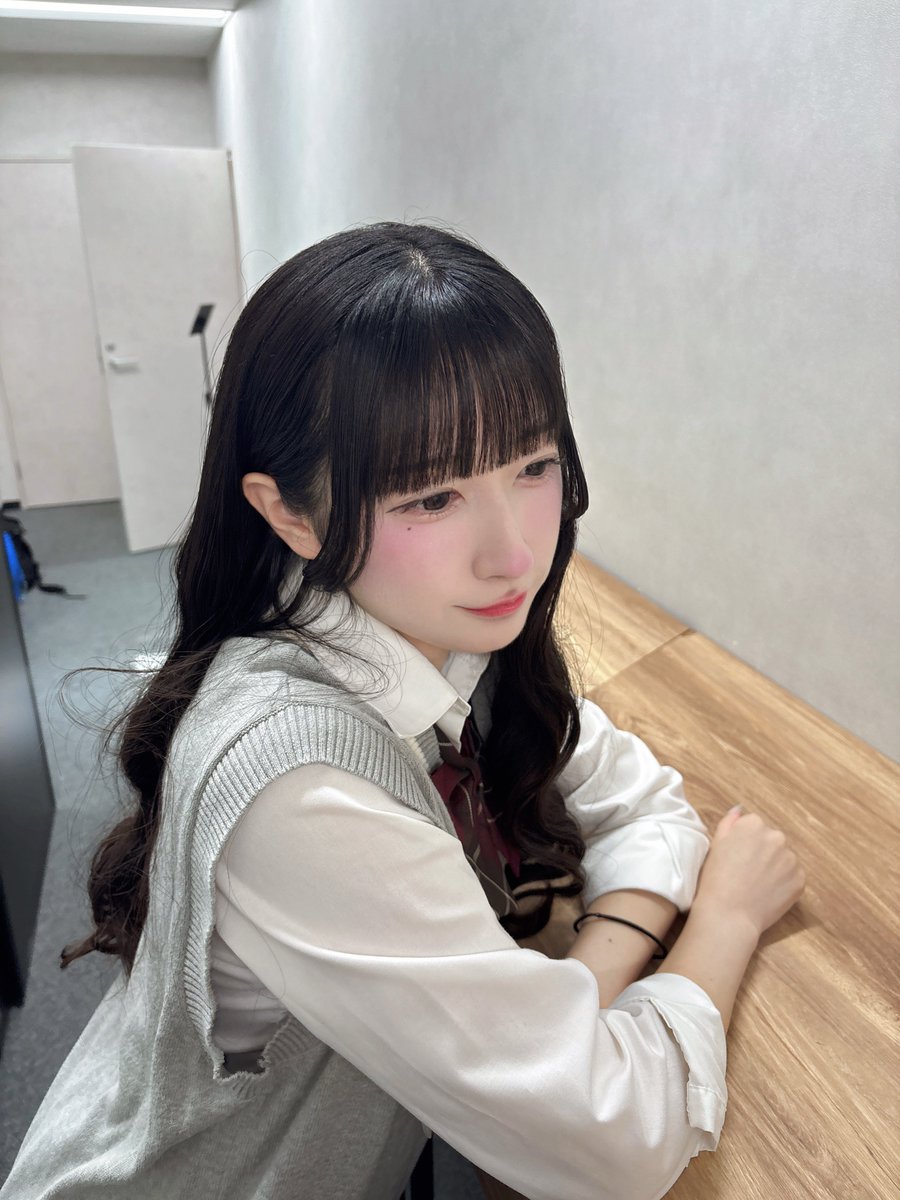 para_yuru's tweet photo. 学校に君がいて何を話すか 思いつかない だけど会いたい https://t.co/NVBpcwcjPP