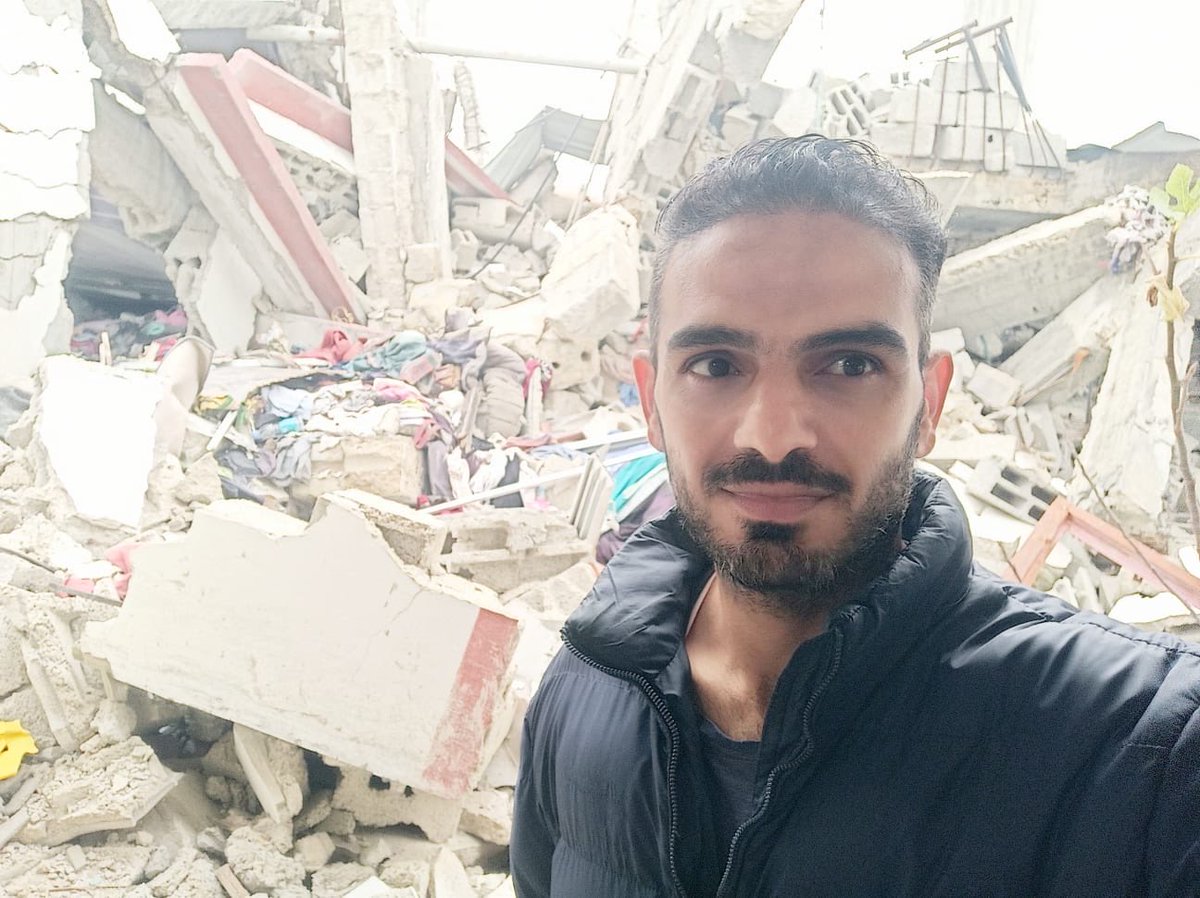 CaroleMary00's tweet photo. My friend Hammam is going through extremely difficult circumstances and facing more hardship than he can bear. Please don’t leave him alone during this difficult time🙏🙏

https://t.co/ijvkILZeR6 https://t.co/R19Zi15wsC