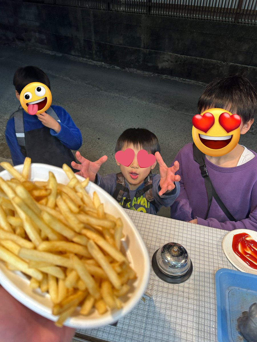 shusakucurry's tweet photo. 😭あと１日で終了😭

地域の子どもたちの〝第3の居場所〟でもある秀作カレー。立ち退きのため移転継続に向けたクラウドファンディングも、ついに明日でチャレンジ終了です。
最後の一踏ん張り！拡散・ご支援よろしくお願いいたします！
https://t.co/lHOgw610uH

お店は10月末まで営業予定です。 https://t.co/d3ITtQDU4c