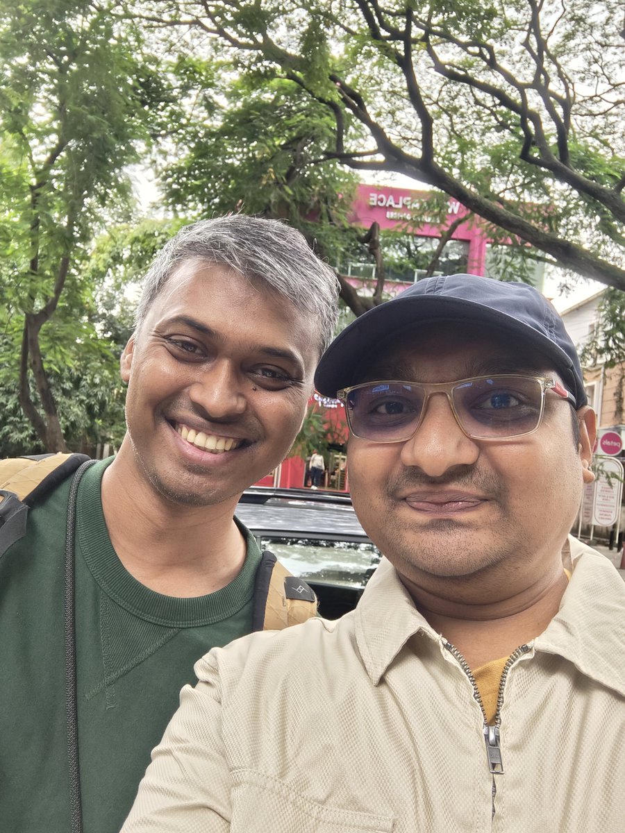 iam_sheshadri's tweet photo. It was a wonderful catch up event during the preview of Lumio's #Aura5.
Seems like @LumioIN hires only #Cinephiles.
Whomever you touch the love for the cinema just out pores from them.
As I say everytime @LumioIN is for the #Cinephiles, by the #Cinephiles and to the #Cinephiles https://t.co/1rgS9epYfr