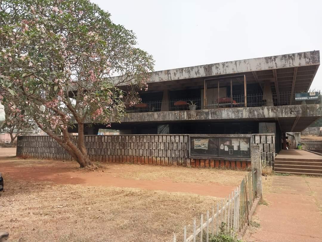 OgbajiIfeanyi's tweet photo. Dear @CCSoludo, please #SaveOnitshaLibrary. https://t.co/n1chID6Av9