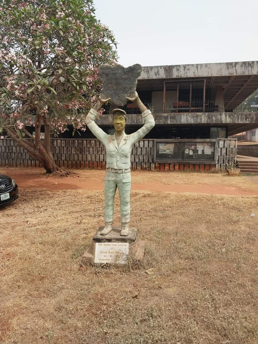 OgbajiIfeanyi's tweet photo. Dear @CCSoludo, please #SaveOnitshaLibrary. https://t.co/n1chID6Av9
