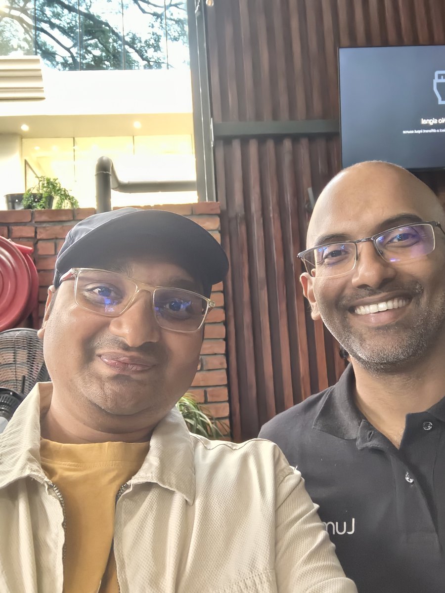 iam_sheshadri's tweet photo. It was a wonderful catch up event during the preview of Lumio's #Aura5.
Seems like @LumioIN hires only #Cinephiles.
Whomever you touch the love for the cinema just out pores from them.
As I say everytime @LumioIN is for the #Cinephiles, by the #Cinephiles and to the #Cinephiles https://t.co/1rgS9epYfr
