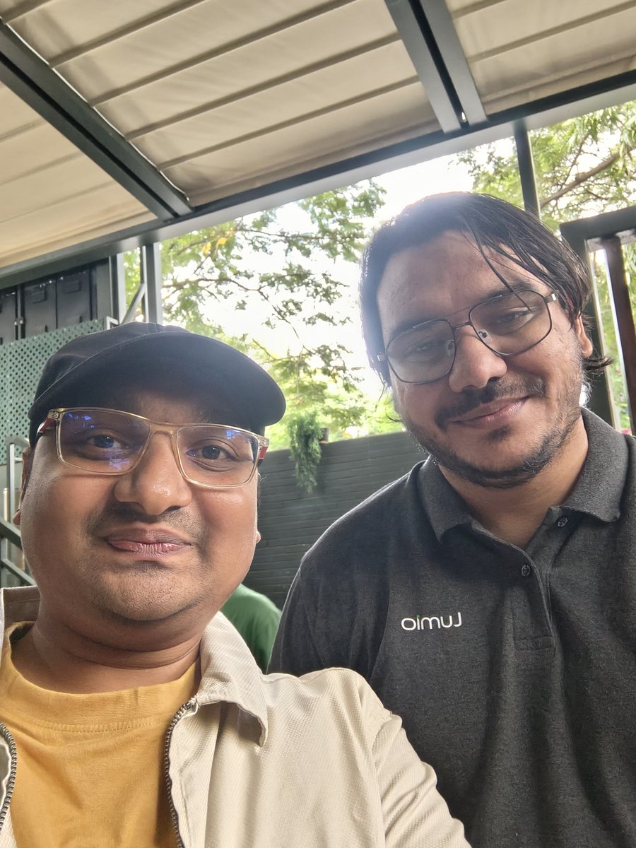 iam_sheshadri's tweet photo. It was a wonderful catch up event during the preview of Lumio's #Aura5.
Seems like @LumioIN hires only #Cinephiles.
Whomever you touch the love for the cinema just out pores from them.
As I say everytime @LumioIN is for the #Cinephiles, by the #Cinephiles and to the #Cinephiles https://t.co/1rgS9epYfr