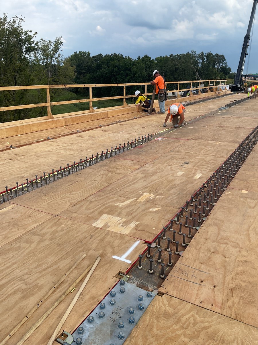 RebuildI39's tweet photo. Orange is the new black. 🟠 At least around here.
From barrels and signs to equipment and safety gear, orange is 
everywhere in an active work zone—and that’s your cue to slow down and pay 
attention.
See orange? Think caution. #OrangeZone #RebuildI39 https://t.co/YYUhtbMsVL https://t.co/jHvlO9Y80i