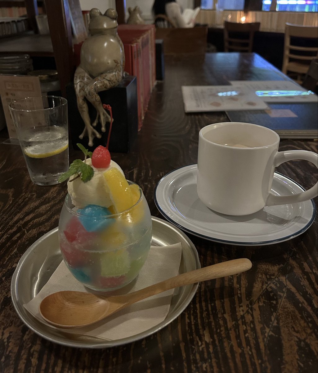 yuru_ri__'s tweet photo. 夜遅くまでやってるカフェ🍽️ https://t.co/cVdok1QhCS