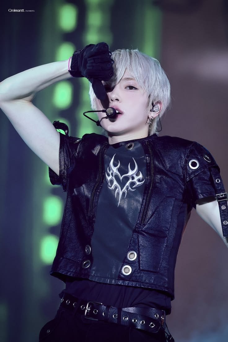 sujemin0301's tweet photo. 사쿠 백발이 ㅈㅉ 여자들 쓰러트리는 최종병기임 https://t.co/ixiUbHv33w