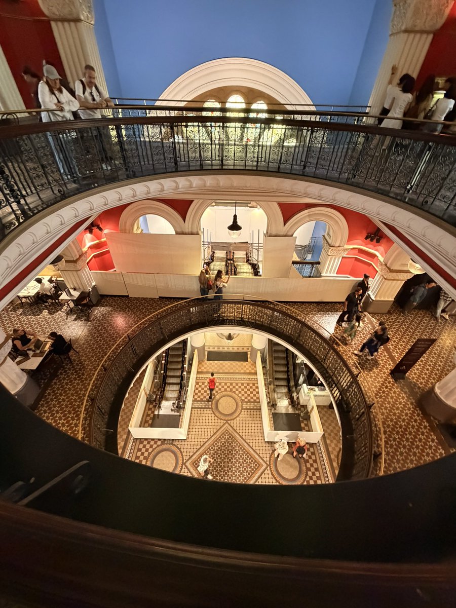 mozu_o00's tweet photo. QVB🇦🇺 https://t.co/nKR8z5XZwG