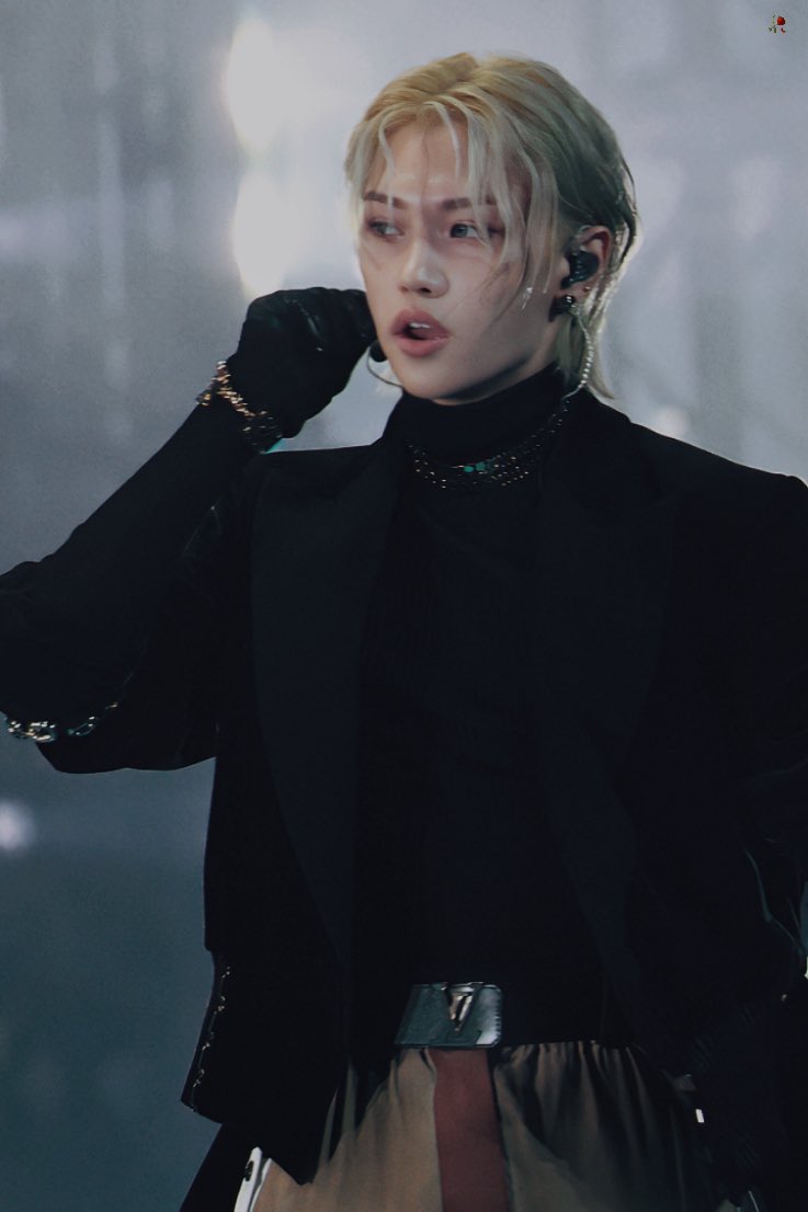 BbokRisma's tweet photo. Let’s hype up FELIX’s expected appearance at the upcoming Louis Vuitton show together 🔥

Quote/Reply with your favorite picture of FELIX wearing Louis Vuitton using the tags

FELIX ICÔNE DE LA MODE
#FELIXxLVSS27 #FELIX @LouisVuitton https://t.co/jmgLvnrqde