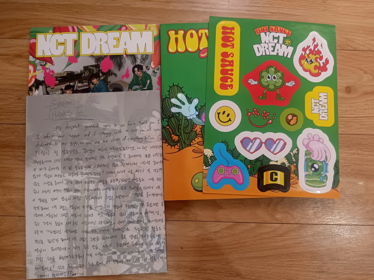 jaesahicartz's tweet photo. 🛒 #jaesahicartz

💌 wts lfb 
!! unsealed nct dream hot sauce album – boring ver – P150 + pf &amp; sf
(see inclusions)

📦 dop: payo or october 5
📦 via jnt !

reply or dm to claim! https://t.co/RVAztwjkoL