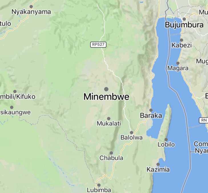 MulengeMediaNet's tweet photo. #Minembwe, Le 29/09/2026
Umuryango GAKONDO(@GakondoOfficial), uhuza mutualite z'abanyamulenge ku Isi, wasabye Leta ya Leta Zunze Ubumwe za Amerika n’Inteko Ishinga Amategeko yayo, gufata ingamba zihutirwa ku bijyanye n’umutekano ndetse n'ubutabazi, mu bice bituwe n'abaturage, bo mu bwoko bw'Abanyamulenge bo muri Hauts-Plateaux ya Kivu y’Amajyepfo, by’umwihariko muri #Minembwe.

Mu ibaruwa yandikiwe Massad Boulos(@US_SrAdvisorAF ), umujyanama wa Perezida wa Leta Zunze Ubumwe za Amerika, ushinzwe ibibazo by'Afurika, ndetse kandi yandikirwa n’abagize Sena y'Amerika, GAKONDO yavuze ko, ihangayikishijwe n’uko umutekano wifashe, kandi nuko, ukomeje kugenda uzamba, muri #Minembwe ndetse n’ahandi hatuwe n'abaturage bo mu bwoko bw'Abanyamulenge .

Uyu muryango uvuga ko, mu bikorwa bya gisirikare biri kubera muri ako gace, harimo za #FARDC, ingabo z’u Burundi (FDNB) n’imitwe ya Wazalendo. GAKONDO kandi yavuze ko, mu bice bimwe na bimwe ku mirongo y'urugamba, hagiye hakoreshwa abarwanyi ba #FDLR, #P5 ndetse n’abacanshuro.

GAKONDO kandi yavuze ko, #Minembwe ikomeje kugotwa, aho inzira z'ubutabazi, imihanda ijya mu bice bitandukanye by’Amajyepfo n’ibindi bice by’ubucuruzi ndetse n'ubuvuzi, ko byagiye byibasirwa n’imirwano ndetse n'umutekano muke.

Uyu muryango wagaragaje kandi ko, ibi bikorwa, bikomeje kugira ingaruka, ku kubona ibiribwa, imiti, Esanse, serivisi z’ubuvuzi n’ibindi bikoresho by’ibanze, ku buzima bw'abaturage, cyane cyane ku bana batoya, abagore batwite, abarwayi ndetse n'abageze mu zabukuru.

GAKONDO yanagarutse ku byabaye tariki ya 27/08/2026, aho indege yari itwaye imiti n’ibiribwa byari bigenewe abaturage muri #Minembwe yarashwe. Uyu muryango wasabye ko hashyirwaho, iperereza ryigenga kugira ngo hamenyekane, uko iyo ndege  yahanuwe ndetse n’ababigizemo uruhare.

Mu ibaruwa yayo kandi, GAKONDO yanagaragaje impungenge ku magambo y’urwango n’ivangura rishingiye ku moko, byumwihariko amagambo amaze imyaka myinshi, avugwa mu ruhame, yibasira, abaturage b'Abanyamulenge ndetse n'Abatutsi bo muri RDC. Aho Yatanze nk’ingero z'amagambo yagiye avugwa n’abanyapolitiki ndetse n’abayobozi bamwe, harimo nka Justin Bitakwira, Martin Fayulu ndetse n’Umuvugizi wa FARDC, Maj.-Gen. Sylvain Ekenge.

GAKONDO ivuga ko, urwango rushingiye ku moko, iyo ruhujwe n’imirwano, gukura abaturage mu byabo ku ngufu no kubabuza kubona imfashanyo, rushobora kongera ibyago by’ibyaha bikomeye byibasira abasivili.

Uyu muryango rero, wasabye Leta ya Amerika gukoresha uruhare rwayo mu biganiro by’amahoro kugira ngo isabe Perezida Félix Tshisekedi wa RDC na Perezida Évariste Ndayishimiye w’u Burundi gufata ingamba zo kurinda abaturage b’abasivili.

Mu byo GAKONDO isaba harimo:
➡️ Iperereza mpuzamahanga kandi ryigenga ku byaha byakorewe Abaturage b'Abanyamulenge muri #Minembwe n’ahandi hafi yayo;

➡️ Iperereza ku kibazo cy’indege y’ubutabazi yarashwe tariki ya 27/09/2026

➡️  Gushyiraho uburyo mpuzamahanga bwo gukurikirana ikibazo cy'umutekano n’ubutabazi muri Hauts-Plateaux;

➡️ Kurinda ko, abasivili bakomeza kugabwaho ibitero cyangwa ngo babuzwe kubona ubufasha cyangwa se ubutabazi;

➡️ Gukurikirana abantu ku giti cyabo cyangwa abayobozi bagize uruhare mu bitero byibasira abasivili cyangwa mu kubuza kubona imfashanyo.

➡️ Ndetse no Gushyira ikibazo cyo kurinda Abanyamulenge n’andi matsinda y’abasivili, ari mu kaga mu biganiro by’amahoro bya Washington ndetse na Doha.

GAKONDO yasabye kandi ko, ubufatanye bwa gisirikare butagakwiye gukoreshwa nk’impamvu yo kudakurikiza inshingano zo kurinda abasivili no kubahiriza amategeko mpuzamahanga agenga intambara.

Mu gusoza, GAKONDO, Yasabye Washington gushyiraho gahunda yo kurinda abasivili ndetse no gushyiraho uburyo, bwuko ubutabazi buza ku rwego rumwe, nuko ibiganiro bya politiki n’umutekano biri gukorwa mu rwego rwo gushaka umuti urambye w’amakimbirane yo mu burasirazuba bwa RDC.
@ORuhumuriza @Fkaniki @LawrenceKanyuka @MoiseNyarugabo @RealNgira @kongolo3 @mukirambi1 @fidelrugabo @bbisimwa @afcongo @bngwi