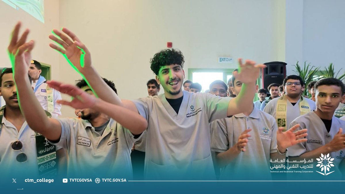 ctm_college's tweet photo. 📸 في صور..
​تغطية جانب من احتفالية الكلية التقنية بمكة المكرمة بمناسبة #اليوم_الوطني_السعودي تحت شعار #عزنا_بطبعنا 🇸🇦✨
​شهد الاحتفال حضور عميد الكلية وقياداتها والمتدربين، في أجواء مفعمة بالفخر والانتماء للوطن وقيادته الرشيدة. 💚🌴
​#الكلية_التقنية_بمكة
 #التدريب_التقني https://t.co/KaJBWsi3yV