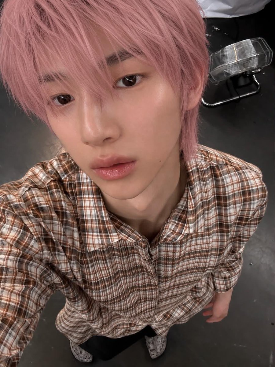 chaomaggeddon's tweet photo. everyone be quiet i’m trying to summon all #PinkJu truthers https://t.co/M3O6nba5fm