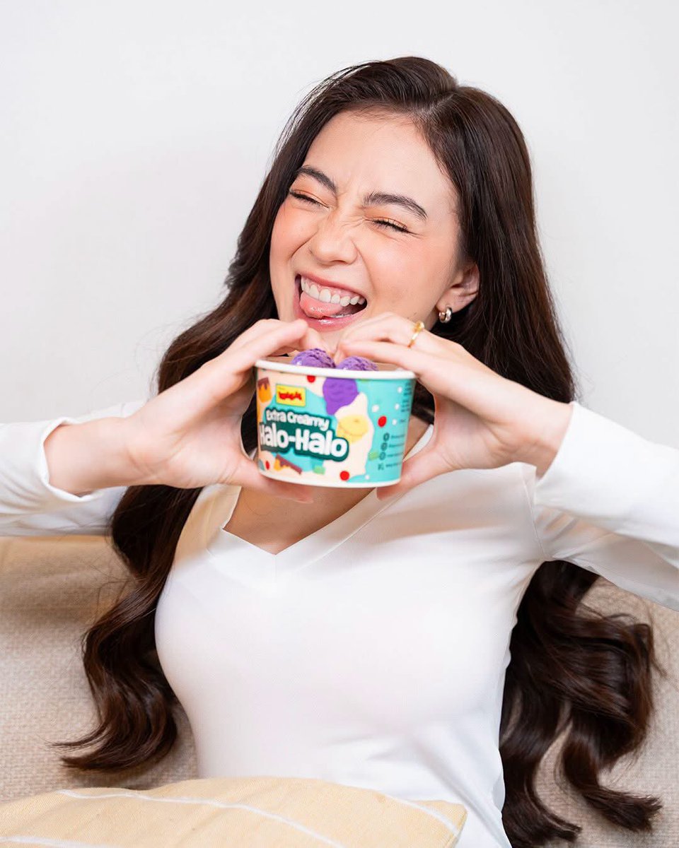 _carrieluv's tweet photo. bb girl and her ultimate fave halo-halo💕 https://t.co/8vLN4cVoHo