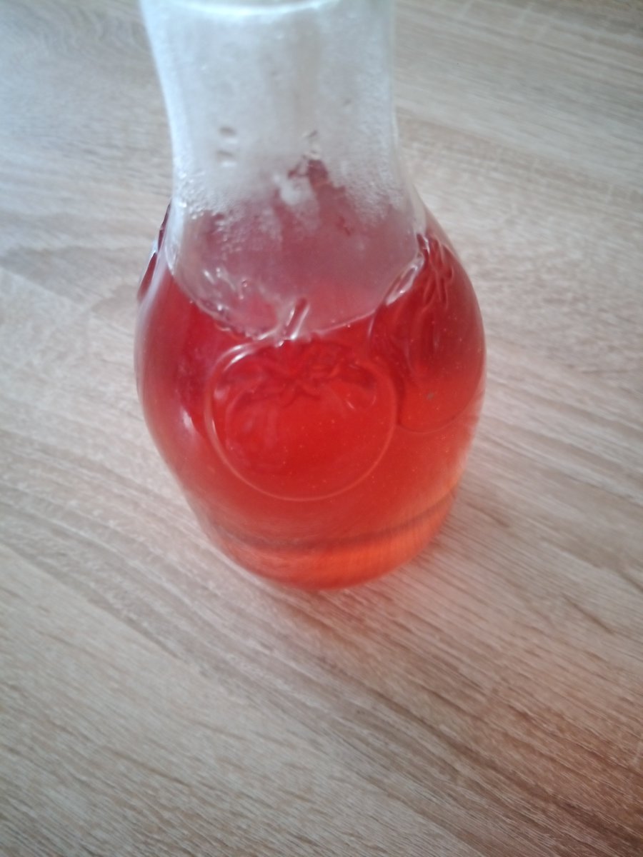 StphanieGRae's tweet photo. Sirop de fraise tagada fait maison, à diluer dans de l'eau pour le boire https://t.co/xuSSsziBBJ