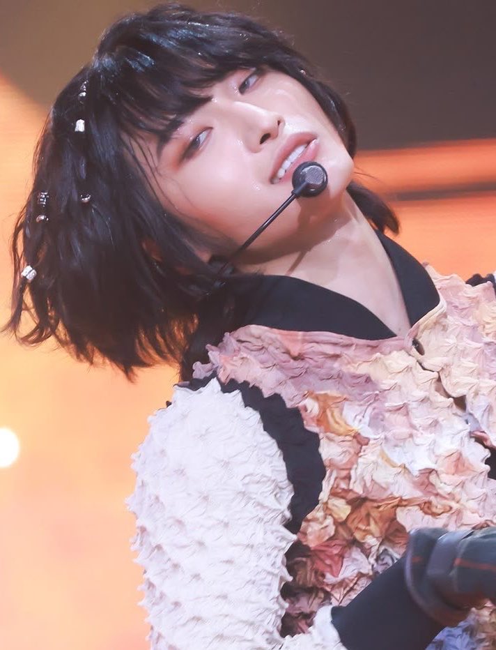 anns_bu's tweet photo. person who is not afraid to show emotions https://t.co/arA2lxJMX4