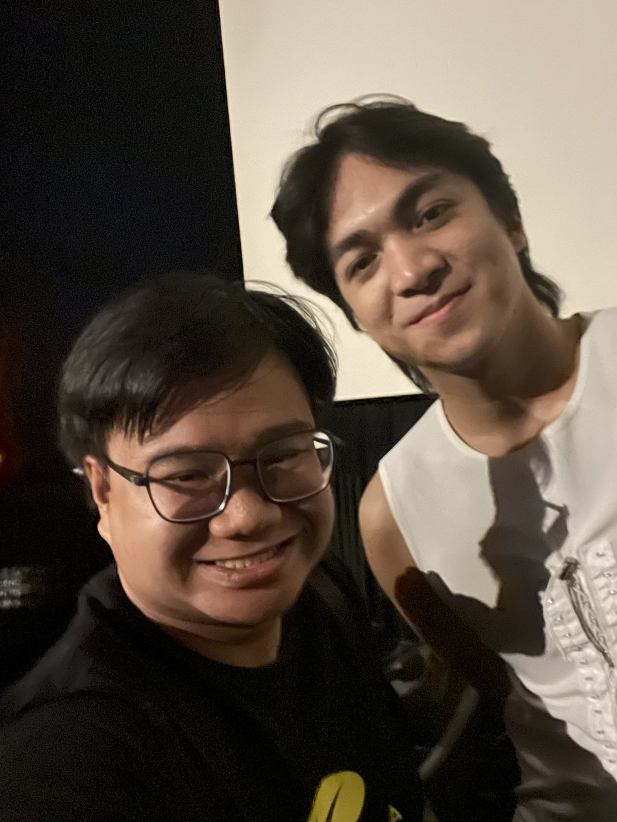 Janlapatha's tweet photo. Si bangin at di inaakala pala toooo 😅
my amats nung 2021 pandemic 😅
@ItsPaulPablo
#Multwoh #Multwohmovie #PuregoldCinepanalo2026 #PanaloSaHusay https://t.co/nsUC9fWUry