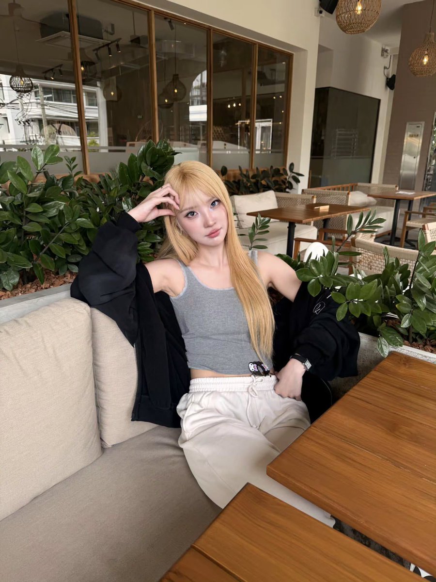 JanJingjing_TH's tweet photo. JanJingjing Update  ༘♡📢 (1/3)
IG post : janhae 

มีใจอะยัง (ㅇㅅㅇ )🤍

#JANHAE #JANIVERSE 
🔗 https://t.co/ZNnP3wf7xk https://t.co/aat8Mvfeu1