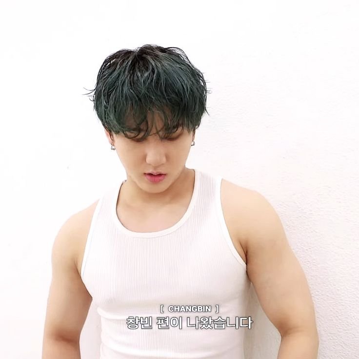 felixsrightarmm's tweet photo. the reason that changbin is always in black tank tops is bc white tank tops unlock a demon inside him that makes him do crazy evil things like this https://t.co/elhc6NlvIe