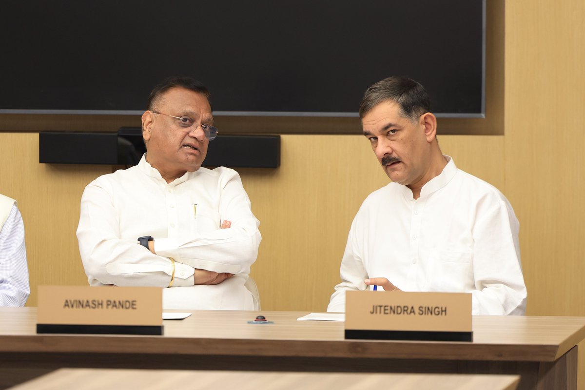 JitendraSAlwar's tweet photo. Attended the CWC meeting today at Indira Bhavan under the guidance of Congress President Sh. Mallikarjun @kharge Ji, CPP Chairperson Smt. Sonia Gandhi Ji, and LOP Sh. @RahulGandhi Ji.

Our focus is resolute: countering the deliberate, systematic undermining of our electoral architecture and defending the sacred power of vote.

When constitutional safeguards are compromised, silence is complicity. We are mobilizing a nation-wide effort to expose voter roll manipulation and restore uncompromising transparency to our democratic process.

This is more than a political fight, it is a battle to safeguard the sovereign rights guaranteed by the Constitution of India. We will not back down.

📍 Indira Bhavan, New Delhi

#CWC @INCIndia