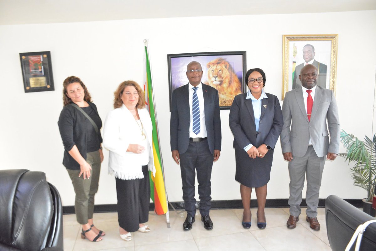BrandZim263's tweet photo. Zimbabwe is opening its doors to dialogue on cultural rights. 🇿🇼🇺🇳

Prof. Alexandra Xanthaki will meet Government ministries, commissions and civil society as part of her official visit. https://t.co/rTDuRI37WH