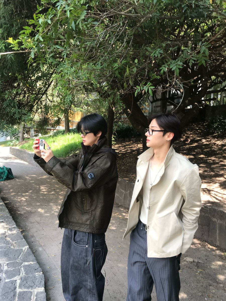 baekdeerr's tweet photo. เฮียหล่อแล้วแฟนยังสวยอีก ป๊าดโถ่ https://t.co/QEJPGSYYH7