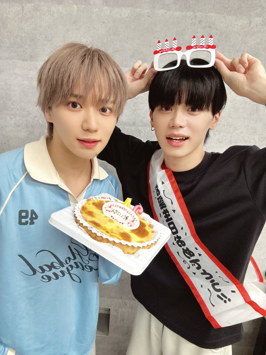 etoneige_ao's tweet photo. れいと誕生日おめでとう🎊
これからもれいぴょんらしく自分のやりたいようにやるんだよ〜🤍
そんなれいとを尊敬してるしかっこいいなっていつも思ってます！
これからもよろしくね😃 
#北川玲叶生誕祭2026 https://t.co/LR8Xo40gPy