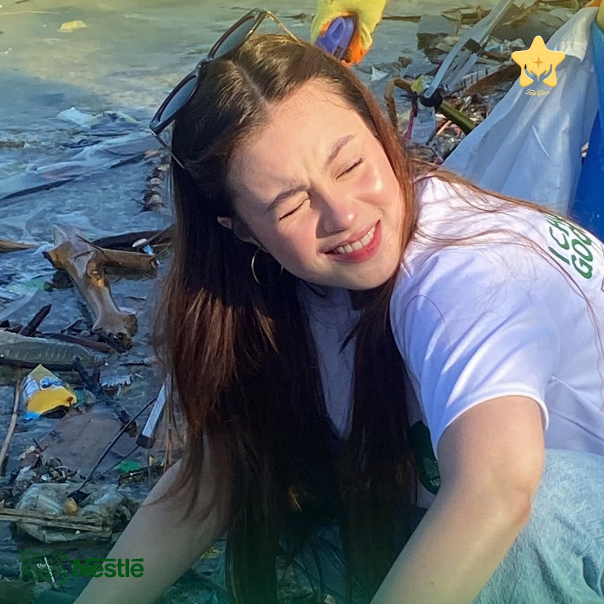 TalaGives_'s tweet photo. Last Sept. 25, 2026, Tala Gives marked its 𝟲𝘁𝗵 𝗼𝘂𝘁𝗿𝗲𝗮𝗰𝗵 𝗱𝗮𝘆 with Tala at the Wetland Park in Parañaque, trading the spotlight for a day by the shore as we took part in an ocean clean-up. 🌊

In partnership with Nestlé, we spent the day giving back to the environment—one collected piece of waste, one cleaner shore, and one small act of care at a time. A meaningful chapter of giving before “𝗕𝗲𝗰𝗼𝗺𝗶𝗻𝗴,” with the hope of leaving something brighter behind. ✨

TALAGIVES SEA THE CHANGE
#ChooseGoodChooseNestle 
#TalaGives #KrystalMejes