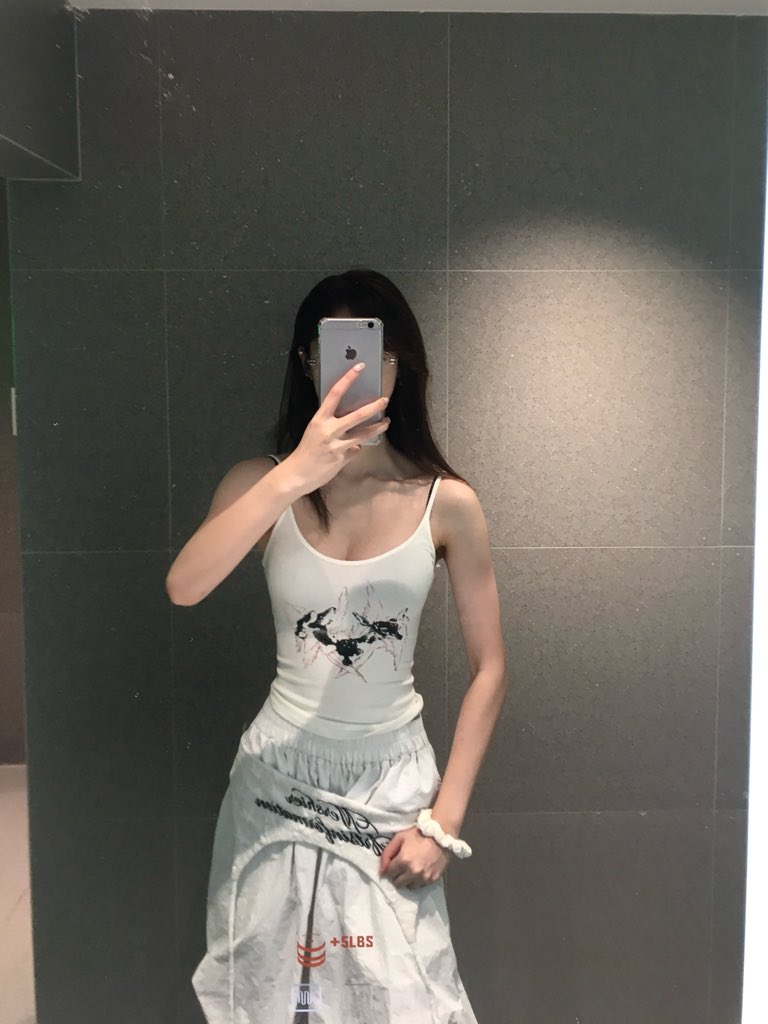Rafael17Cyrax's tweet photo. 趁舍友不在，偷偷挖矿 ，谁要锐评女大的福？ 

开脱！！上供！！ https://t.co/GhVFbxLo22