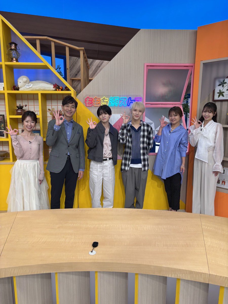 storeTNC's tweet photo. 本日スペシャルゲストとして、
Howzitの #西村拓哉 さんと、
#黒田光輝 さんが
ももち浜ストアに来てくれました！ 
終始笑顔あふれる素敵な時間を
ありがとうございました✨
またお越しください！！ 
#Howzit
#ももち浜ストア
#TNC https://t.co/ktW1b2MU4B