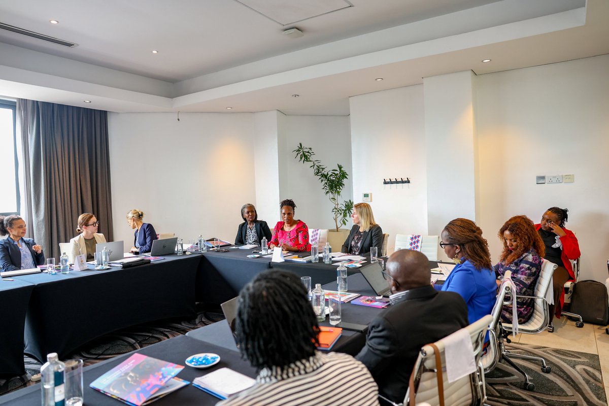 gedo247's tweet photo. @IEBCKenya and @UN_Women discussed steps to boost women’s participation and representation in Kenya’s electoral and political processes, reaffirming cooperation on gender equality, leadership and decision-making.

#IEBC @UN_Women #17thNovemberByelection https://t.co/oW1KXgNoEq