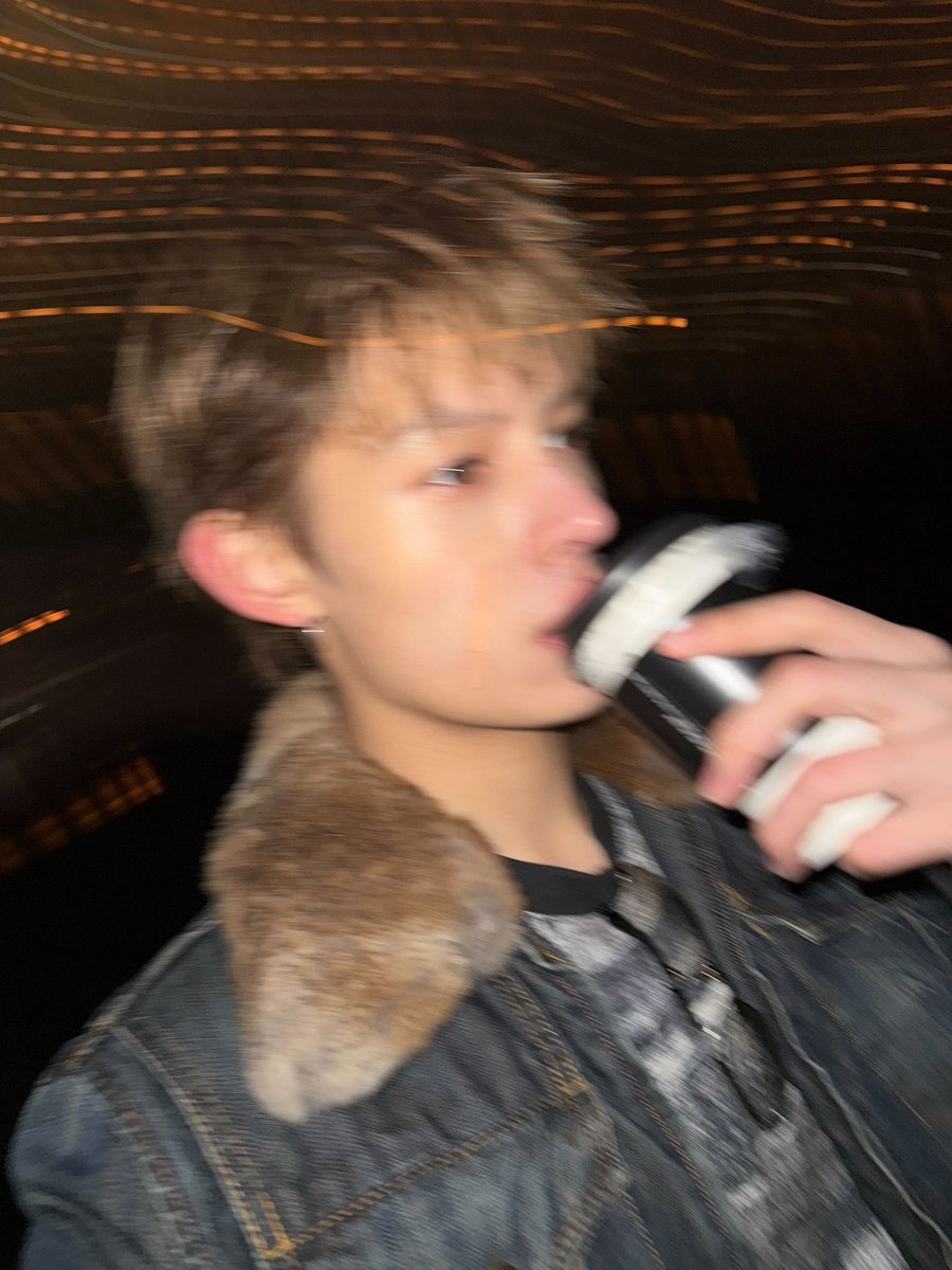 withcortis4life's tweet photo. i love the genre of blurry james so much https://t.co/LDQPT3H28y