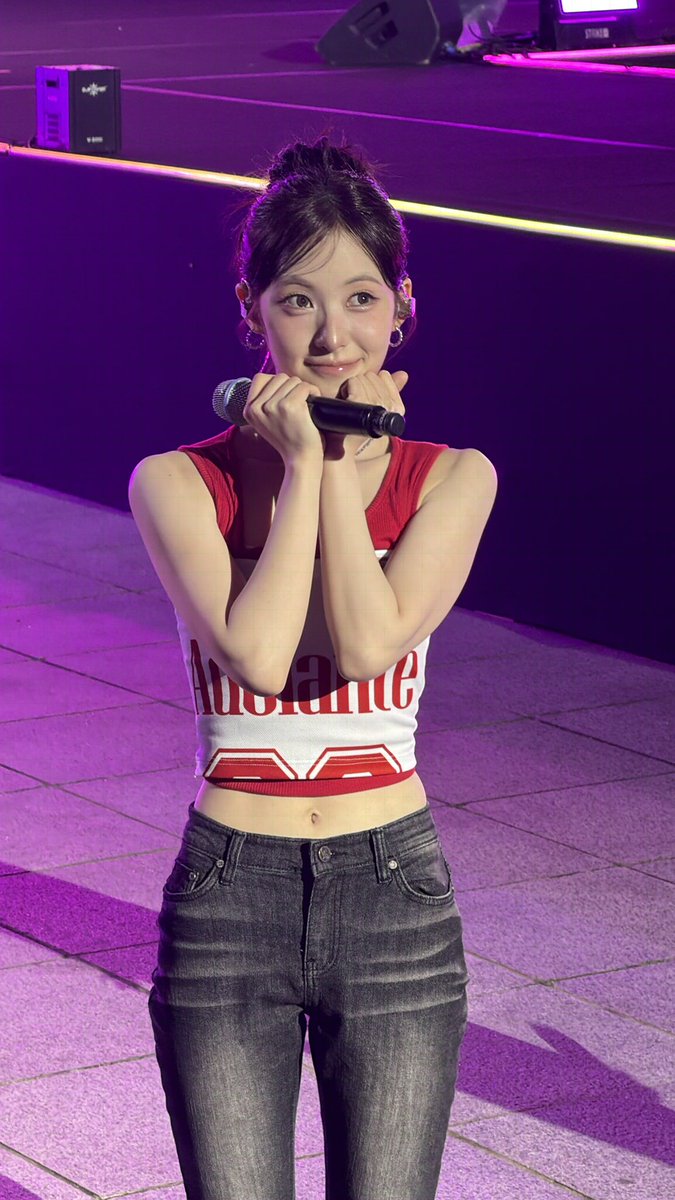 ssangssangeee's tweet photo. 학.....나죽어버릴거같아너무예뻐 #리센느 https://t.co/dmf8517vEi