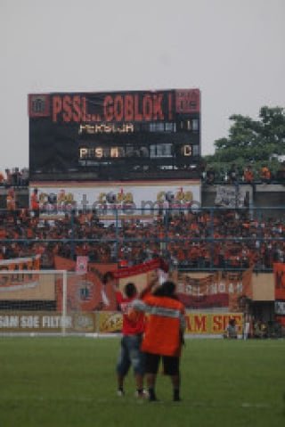 identitasmerah's tweet photo. @13Troops ternyata masih goblok sampe sekarang https://t.co/T1uneO3Npm