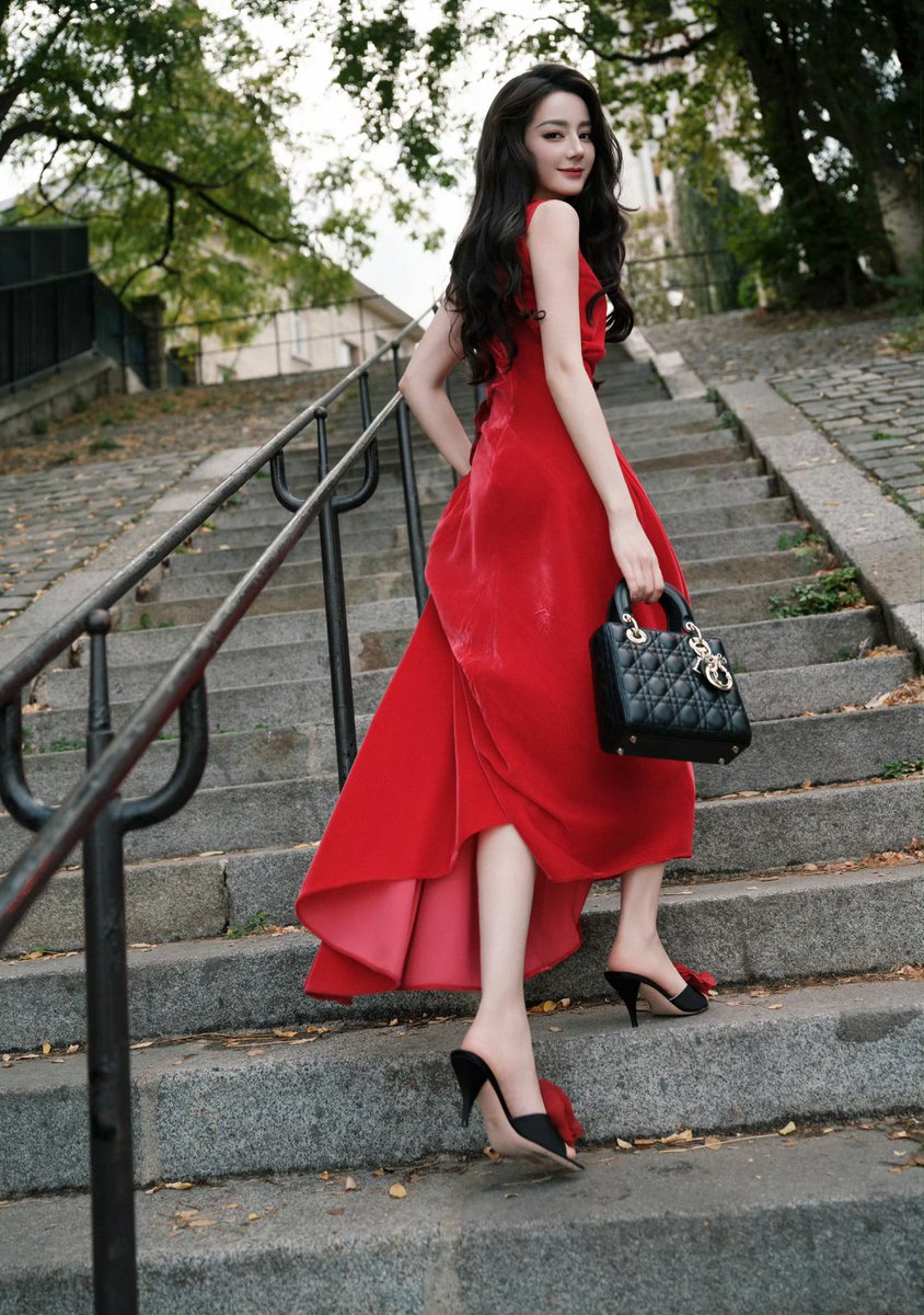 dilrabainmysoul's tweet photo. 260929 Dilraba’s Studio Update

Dilraba Dazzles DiorSummer27
A touch of red, a little Parisian romance, and #Dilraba❤️‍🔥

#DilrabaxDiorSummer27 #DiorSummer27 @Dior https://t.co/uD000Ij2SY