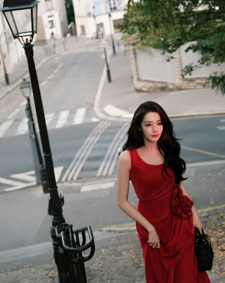 dilrabainmysoul's tweet photo. 260929 Dilraba’s Studio Update

Dilraba Dazzles DiorSummer27
A touch of red, a little Parisian romance, and #Dilraba❤️‍🔥

#DilrabaxDiorSummer27 #DiorSummer27 @Dior https://t.co/uD000Ij2SY