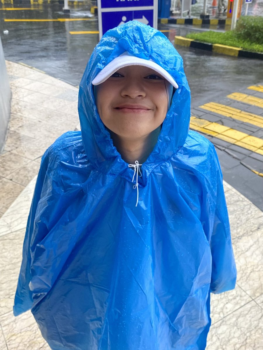 N_IntanJKT48's tweet photo. aku dan baju adat kota BOGOR 🥹🌧️#hotNUYS https://t.co/O320Ay3kz8