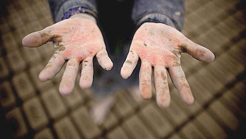 sendika_org's tweet photo. 17 yaşındaki Halil, çalıştığı inşaattan düşerek yaşamını yitirdi

Bu yıl tespit edilebilen 65. çocuk işçi ölümü...

https://t.co/C7MsRjOttO https://t.co/K0hiJxmxV0