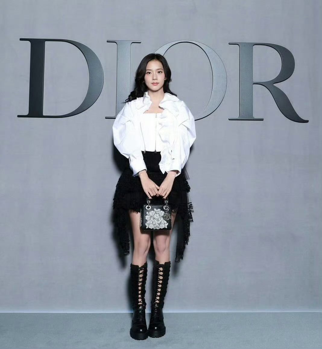 xuerongtu_'s tweet photo. I'm really looking forward to seeing Jisoo shine in Paris

DIOR PRINCESS JISOO AT PARIS 
#JISOOxDior #DiorSS27 https://t.co/lSo9EepIs4