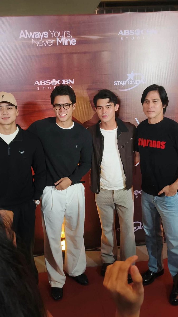 Inari_Luna08's tweet photo. OMG River with Kyle,Inigo and Papa P. https://t.co/SjecPl7L12