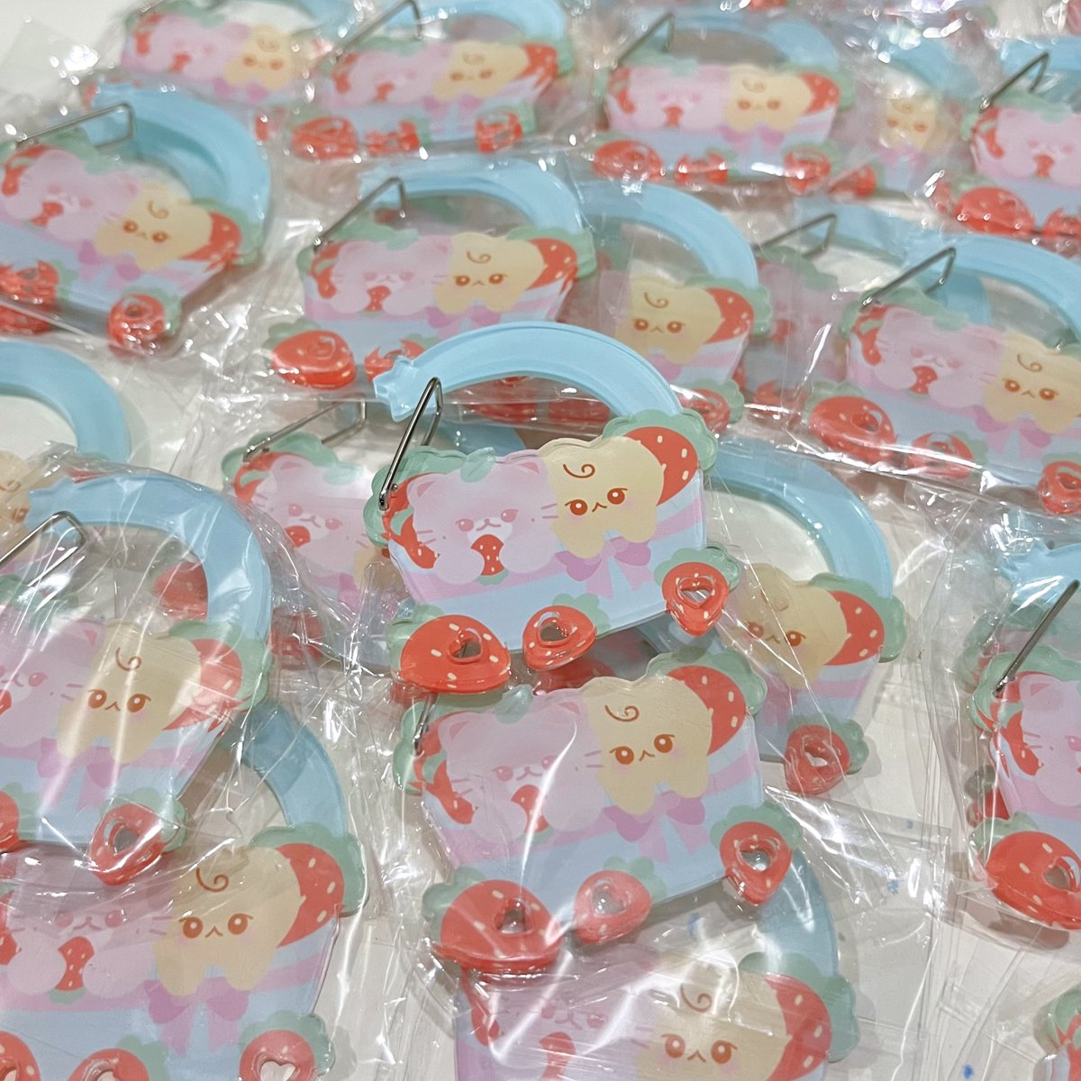 samonjiw's tweet photo. น่ารักก!! หาคนรับเด็กๆกลับบ้าน🍑🐰🍞🍓 https://t.co/8GRTfREePW
