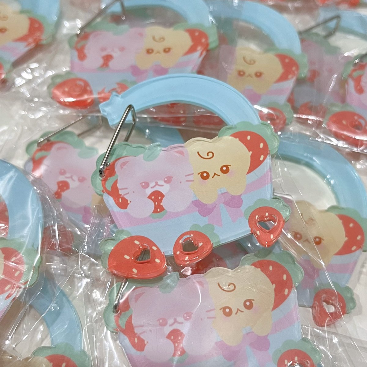 samonjiw's tweet photo. น่ารักก!! หาคนรับเด็กๆกลับบ้าน🍑🐰🍞🍓 https://t.co/8GRTfREePW