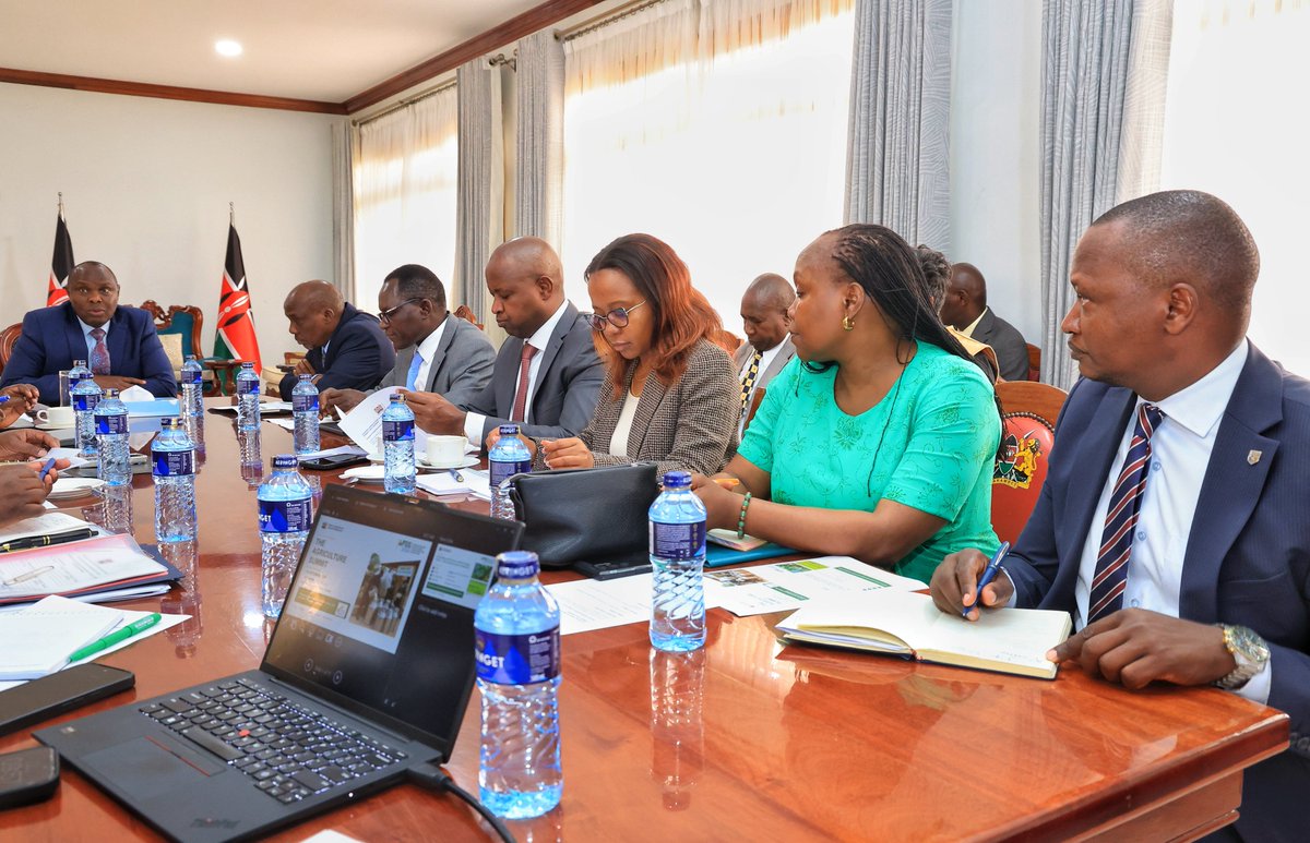 koske_felix's tweet photo. Four years ago, H.E. the President promised to put farmers at the centre of Kenya’s economic transformation. The Government has made significant progress in delivering that promise through the agricultural reforms and commitments under the Bottom-Up Economic Transformation Agenda (BETA).

Today, the Technical Committee briefed us on preparations for the National Agriculture and Food Systems Transformation Summit, set for 7 to 9 October 2026.

Farmers from across Kenya will join counties, young innovators and partners at KICC to review progress and shape the next steps towards food security, food sovereignty and better jobs. The third day of the summit will take place at State House.

For the Government, the measure of progress is simple: farmers earning more from their work and families able to put food on the table.

Present at the meeting  were Principal Secretaries Dr. Kipronoh Ronoh (Agriculture), Stephen Isaboke (Broadcasting and Telecommunications), Dr. Eng. Festus Ng'eno (Environment), Patrick Kilemi (Cooperatives), Ephantus Kimotho (Irrigation) and Betsy Njagi (Blue Economy and Fisheries) among other senior officials.