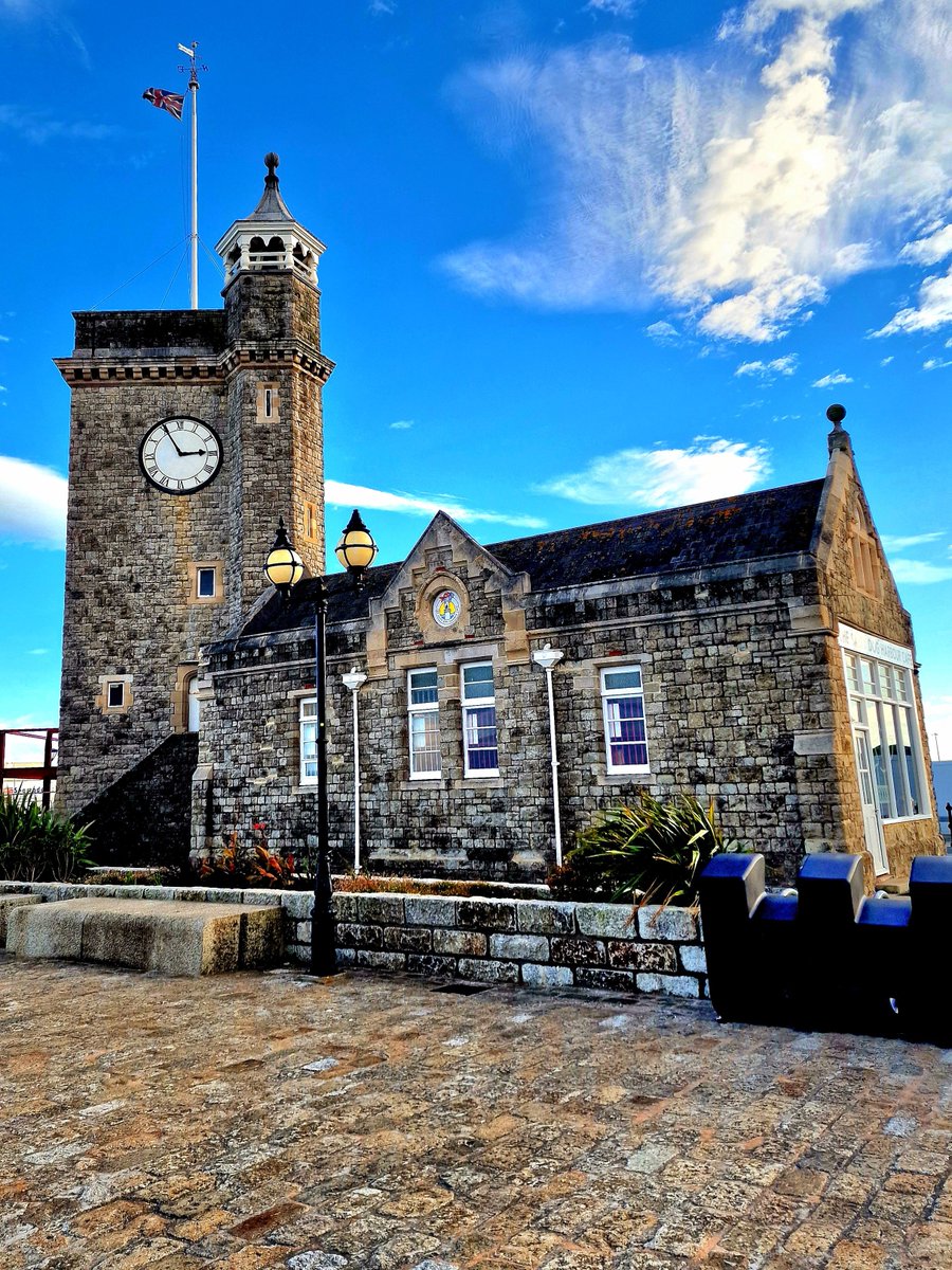 DJairportdisco's tweet photo. #clocktower #Dover #travelpic #travelling #travelarounduk #allforthemusic #happytimes #MusicMoment #visitdover https://t.co/jQxboDiAgN