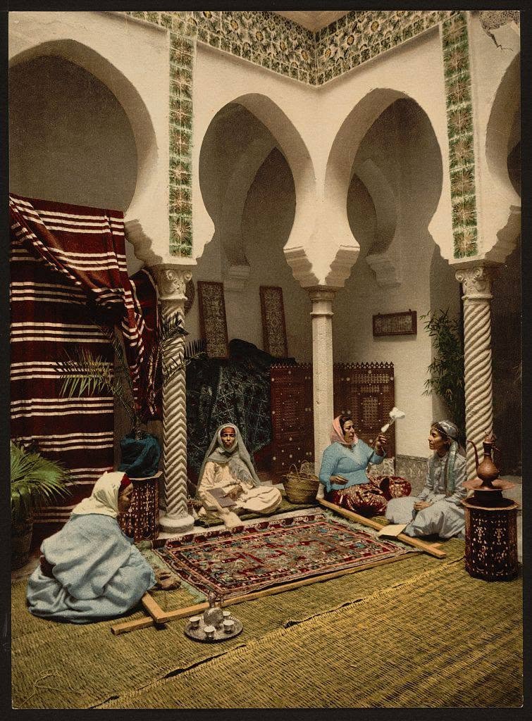 ericthomex's tweet photo. Photos colorisées montrant des femmes d'Alger, 1899
#Algeria🇩🇿 https://t.co/vHcjomWDTw