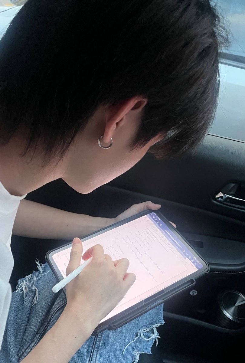 kiwistary's tweet photo. “ เดี๋ยวเราจะสอนฟิสิกส์ตรงนี้นะตั้งใจฟังด้วย ”

” พูดมากจัง รีบๆสอนสิวะ “

” พูดดีๆหน่อย ถ้าพูดแบบนี้อีกเราไม่สอนให้แล้วนะ “

” ดีๆ “

” แช่ม !!!! งั้นไปอ่านเองเลย 😾 “

” แค่นี้ก็ทำเป็นงอน เออๆขอโทษ “ https://t.co/gELXEO3CyN