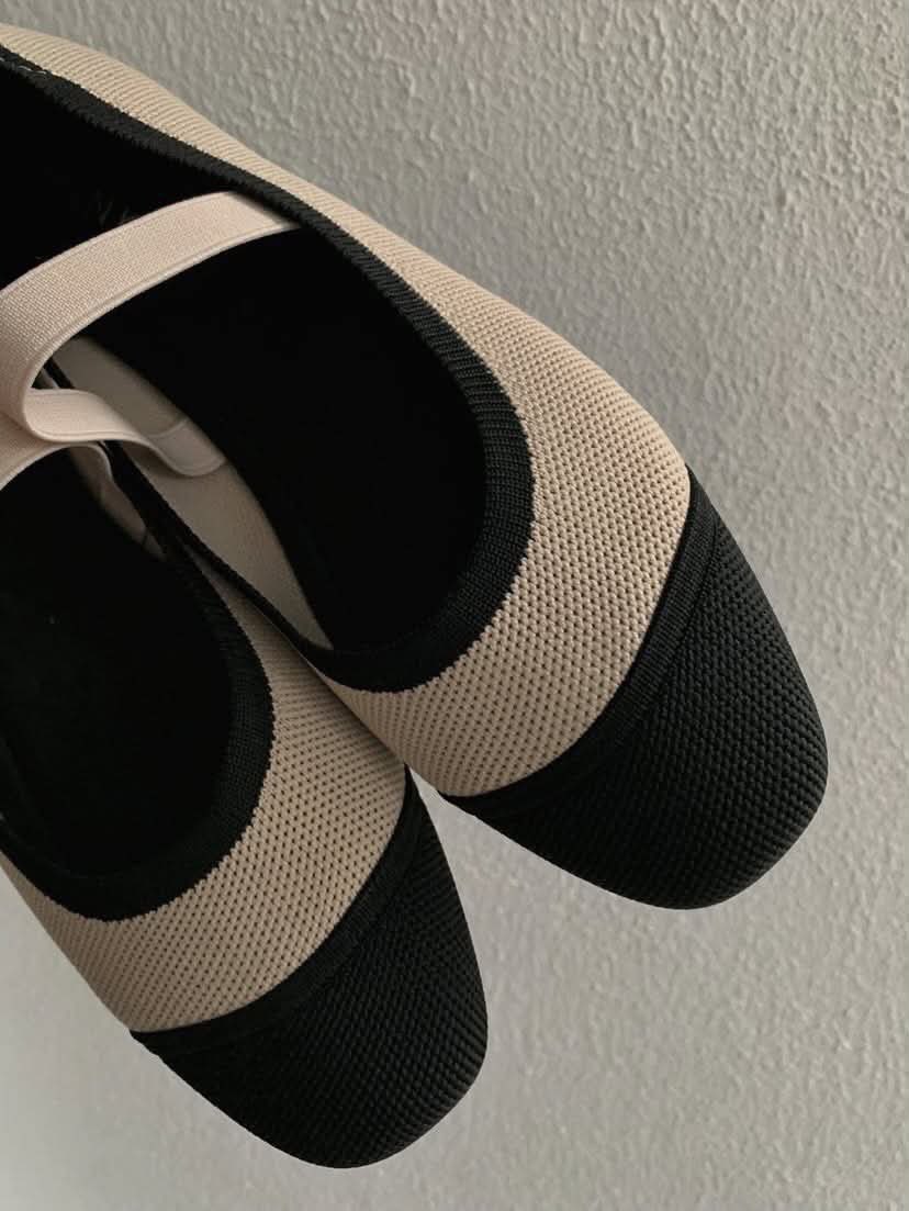 hpdjzz_'s tweet photo. Flatshoes Vi*aia itu ada versi BPJS nya guys~
dari look nya se mirip itu dan gak kalah nyaman juga sama brand aslinya😍👌 https://t.co/ygWwEi5TYL