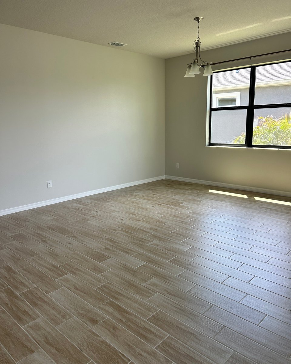 ariawilliamsved's tweet photo. Through thoughtful collaboration, Flourish Staging and Sandy Legere successfully put this beautiful home under contract in under two weeks. Strategic staging highlighted its character and helped buyers see its full potential. Now, it’s ready for a https://t.co/ktLRC5sbEh